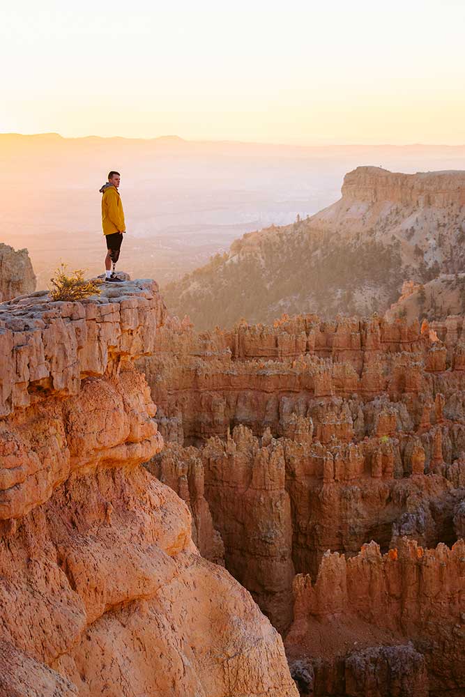 4A7A1837 man-standing-bryce-np